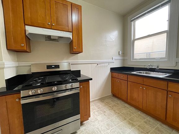 3rd image of 1270 Pine St APT 36