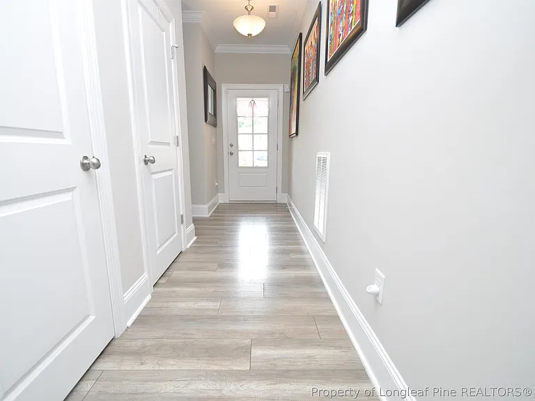 1004 Pyrenees Way — Photo 4