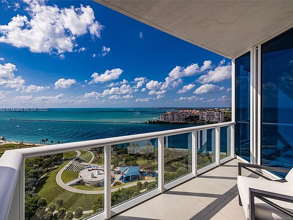 3rd image of 100 S Pointe Dr #1804/1805