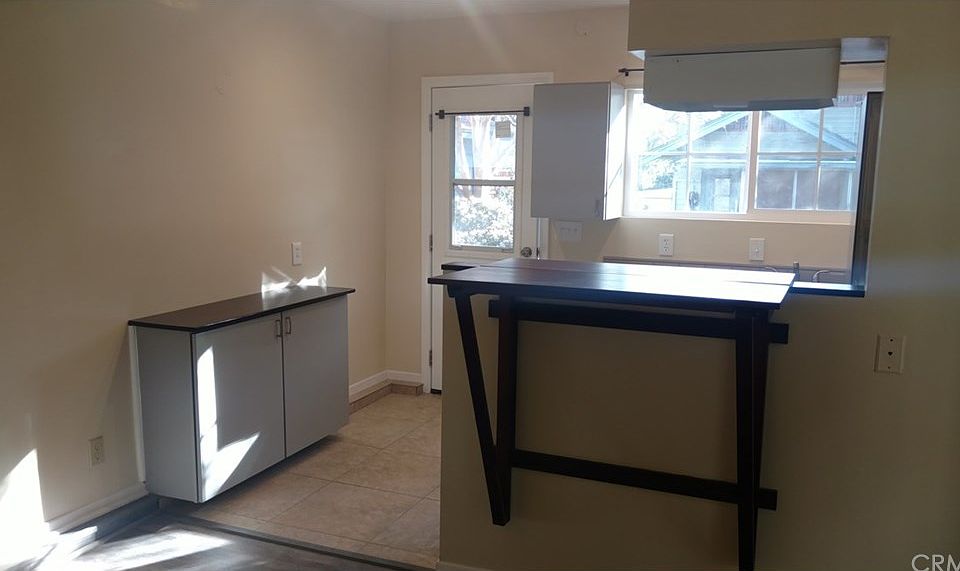 1st image of 619 1/2 E Lemon Ave