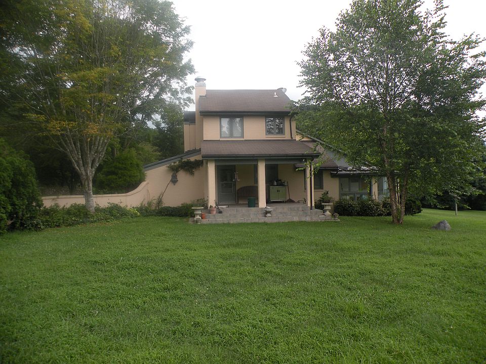 1st image of 11210 Greensburg Rd