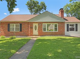 7025 Greenholly Dr, Saint Louis, MO 63123