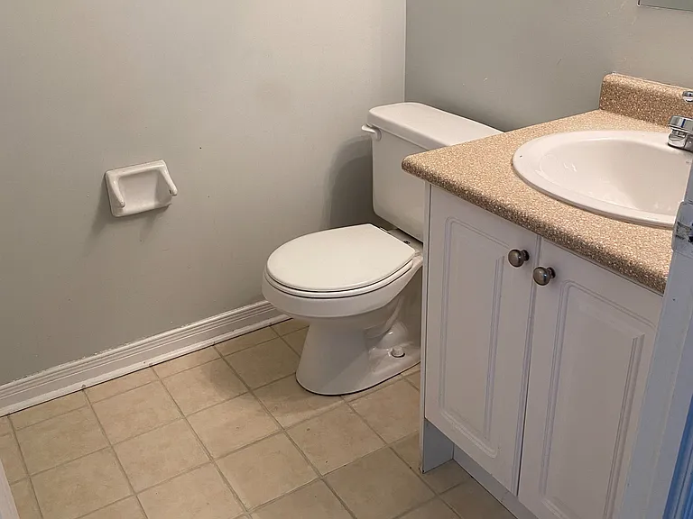 37 Four Winds Dr #105 — Photo 24