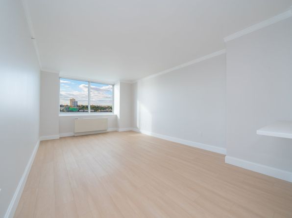 140 Riverside Blvd APT 817