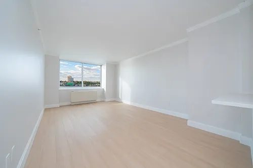 140 Riverside Blvd #1804 Photo 1
