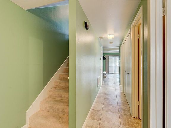 5th image of 5609 Thunderbird Ct APT B