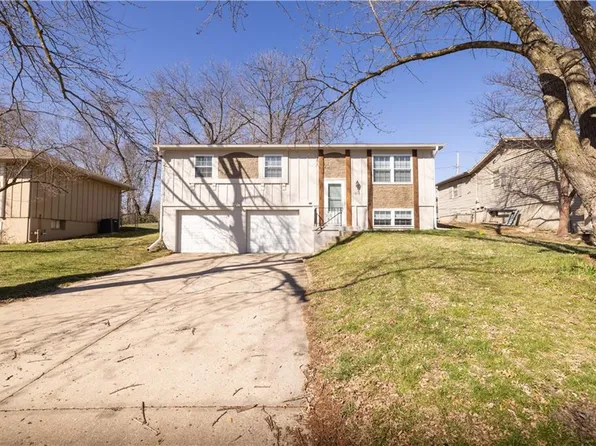 1816 N Ponca Dr, Independence, MO 64058