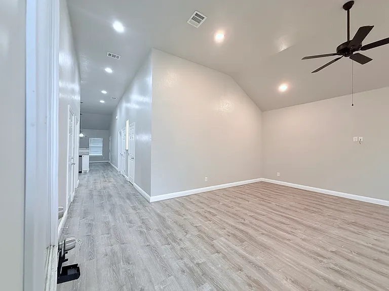 6002 Colorado St — Photo 3