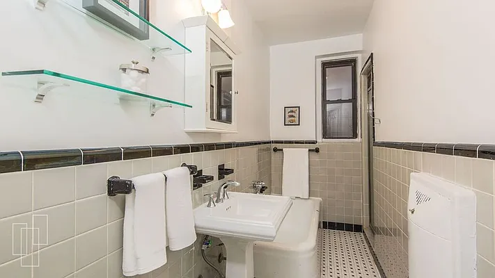 Sold by Garfield Realty  | media 12
