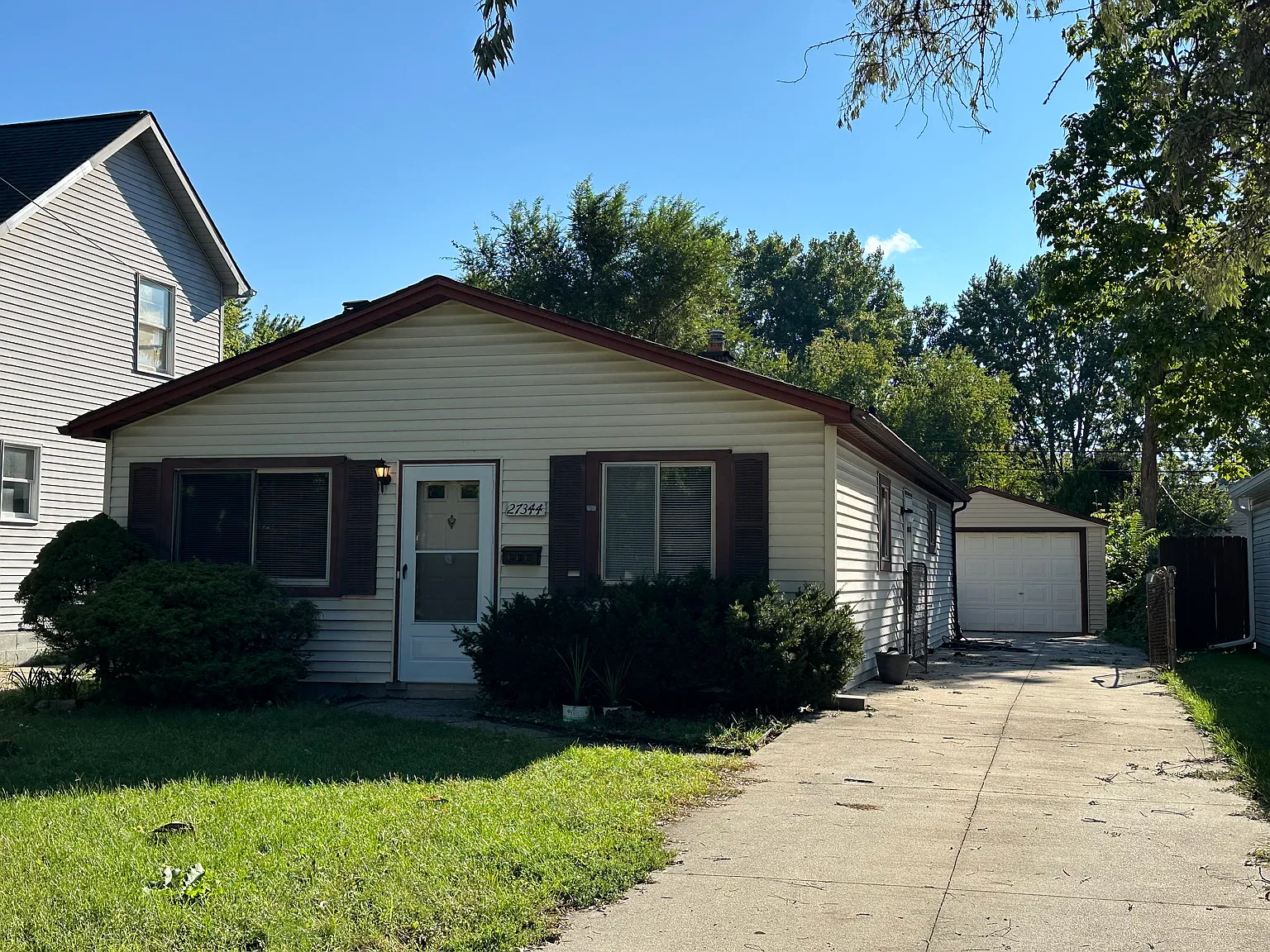 3 bed, 1056 sqft, $1,750 — Photo 1
