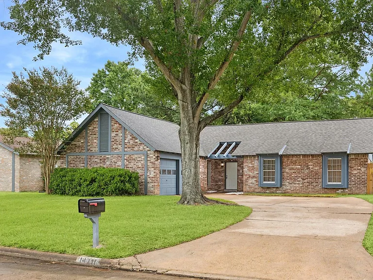 14311 Overbrook Ln — Photo 1
