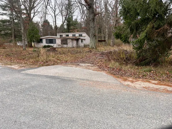 3653 E Tyler Rd, Twin Lake, MI 49457