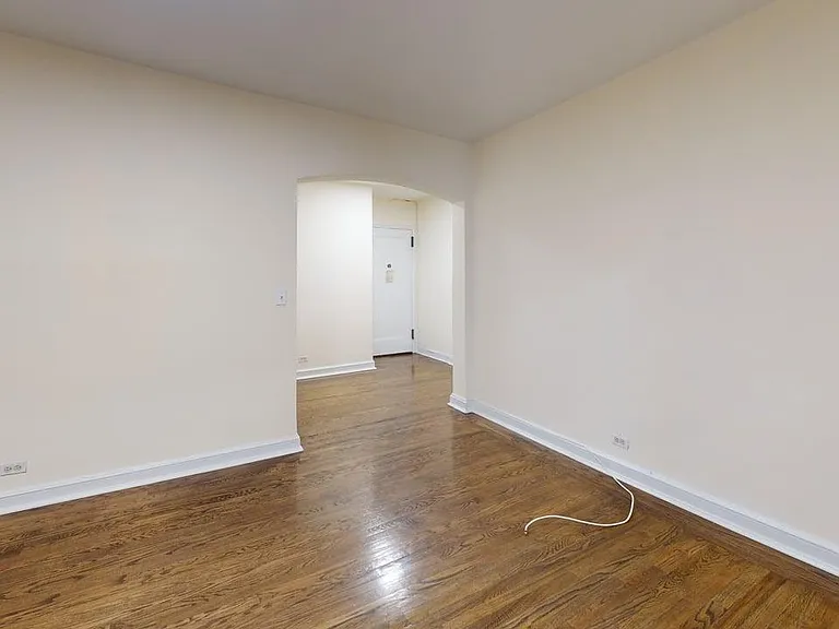 246 E 46th St #4B — Photo 2