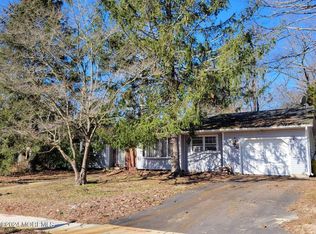 98 Valley Rd, Jackson, NJ 08527