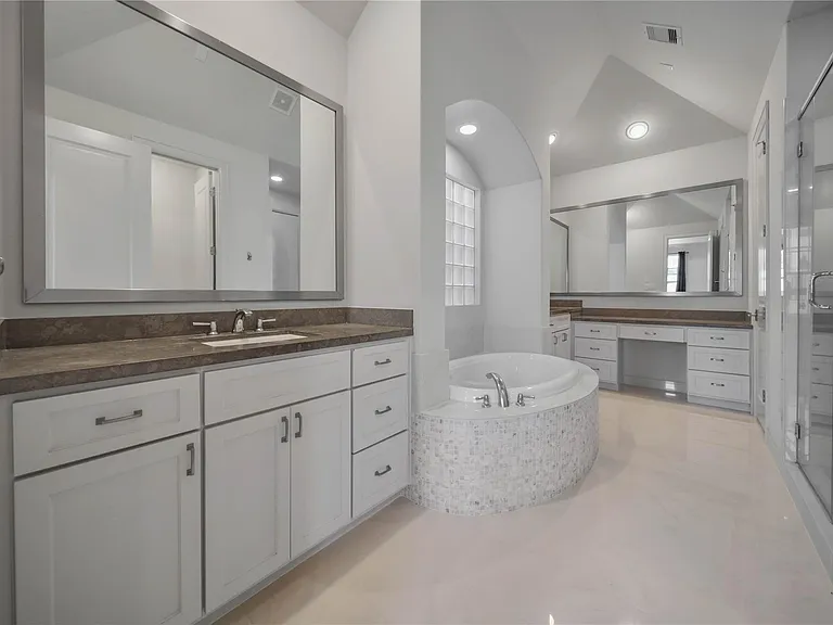 42 Wooded Park Pl — Photo 20