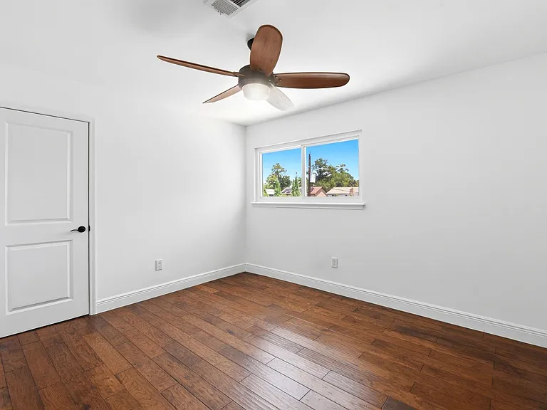 4810 Bayou Vista Dr — Photo 40