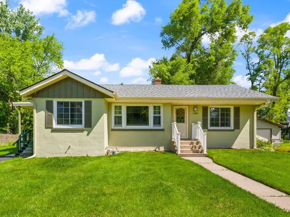 1104 Pine St, Fox River Grove, IL 60021