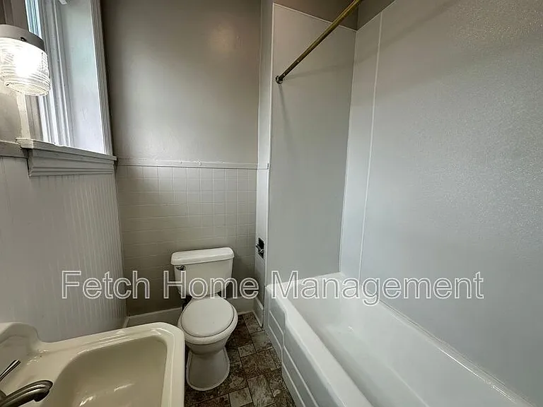115 S 10th St #3 — Photo 13