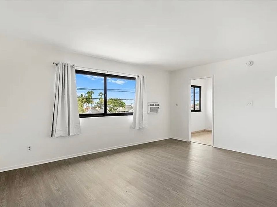 1st image of 226 N Western Ave APT 3