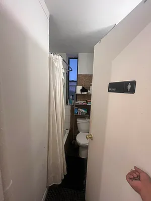 Rented by Compass | media 22