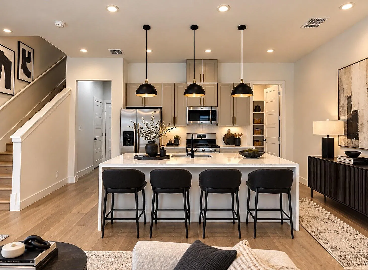 3 bed, 2.5 bath, 2091 sqft, $2,850 — Photo 2