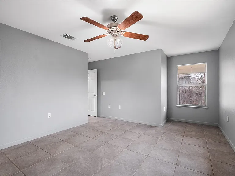 5813 Angel Dr — Photo 17