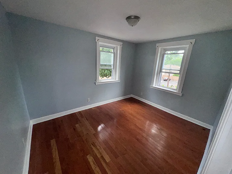 132 N Grove St #6 — Photo 2