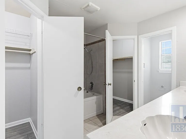 401 Oakridge Pass — Photo 17