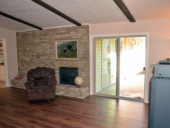 3rd image of 1413 Baltimore Dr