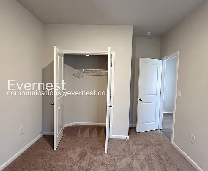 221 Aniston Ln — Photo 10