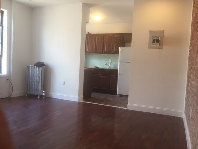 2nd image of 256 Wadsworth Ave APT 4B