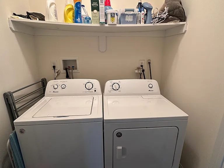 In-unit washer/dryer