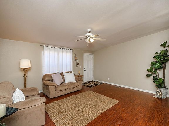 2nd image of 32477 Lake St