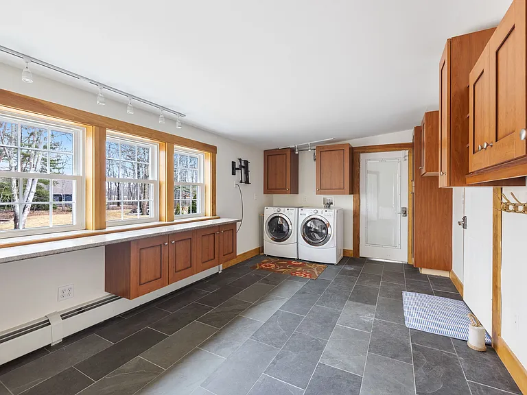 43 Mills Rd — Photo 14