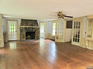 30 Pulis Ave, Franklin Lakes, NJ 07417
