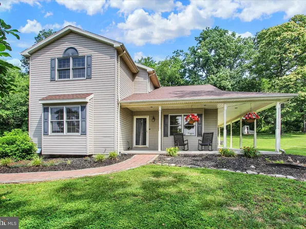 7208 Kopp Rd, Spring Grove, PA 17362