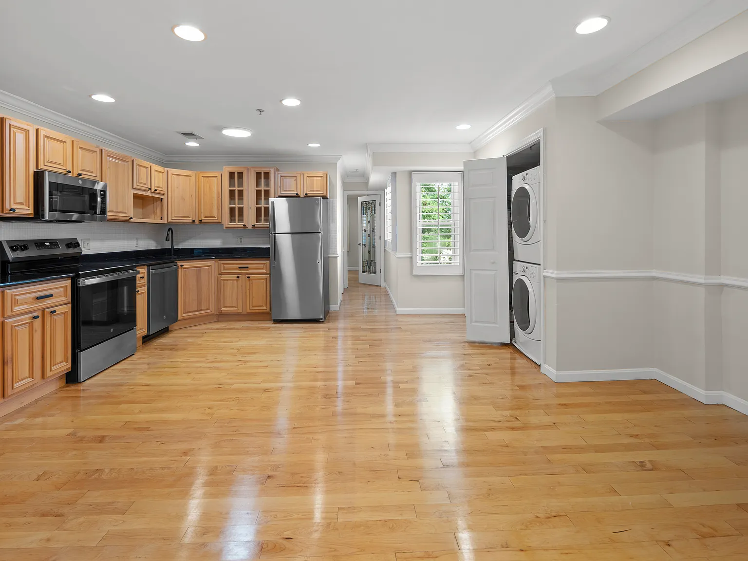 2 bed, 834 sqft, $2,150 — Photo 4