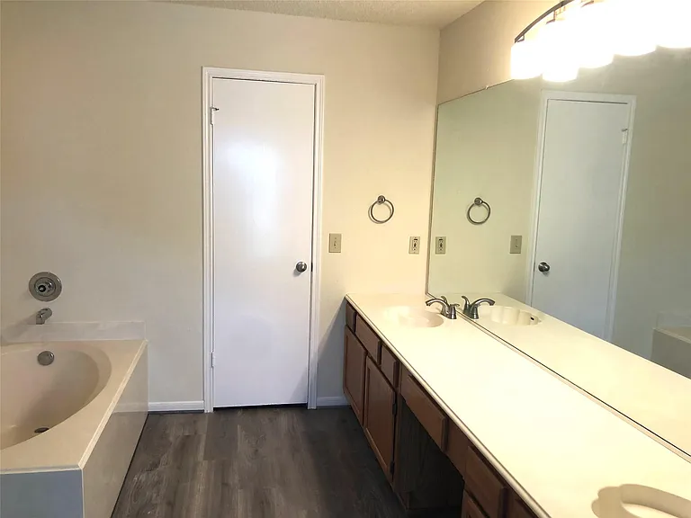 4819 Sunshine Dr — Photo 18