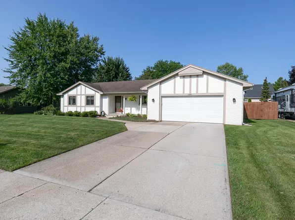 2361 Woodlawn Ave SE, Grand Rapids, MI 49546