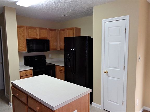5th image of 204 Brantley Place Dr