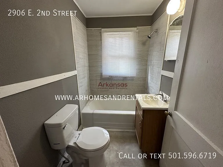 2906 E 2nd St — Photo 12