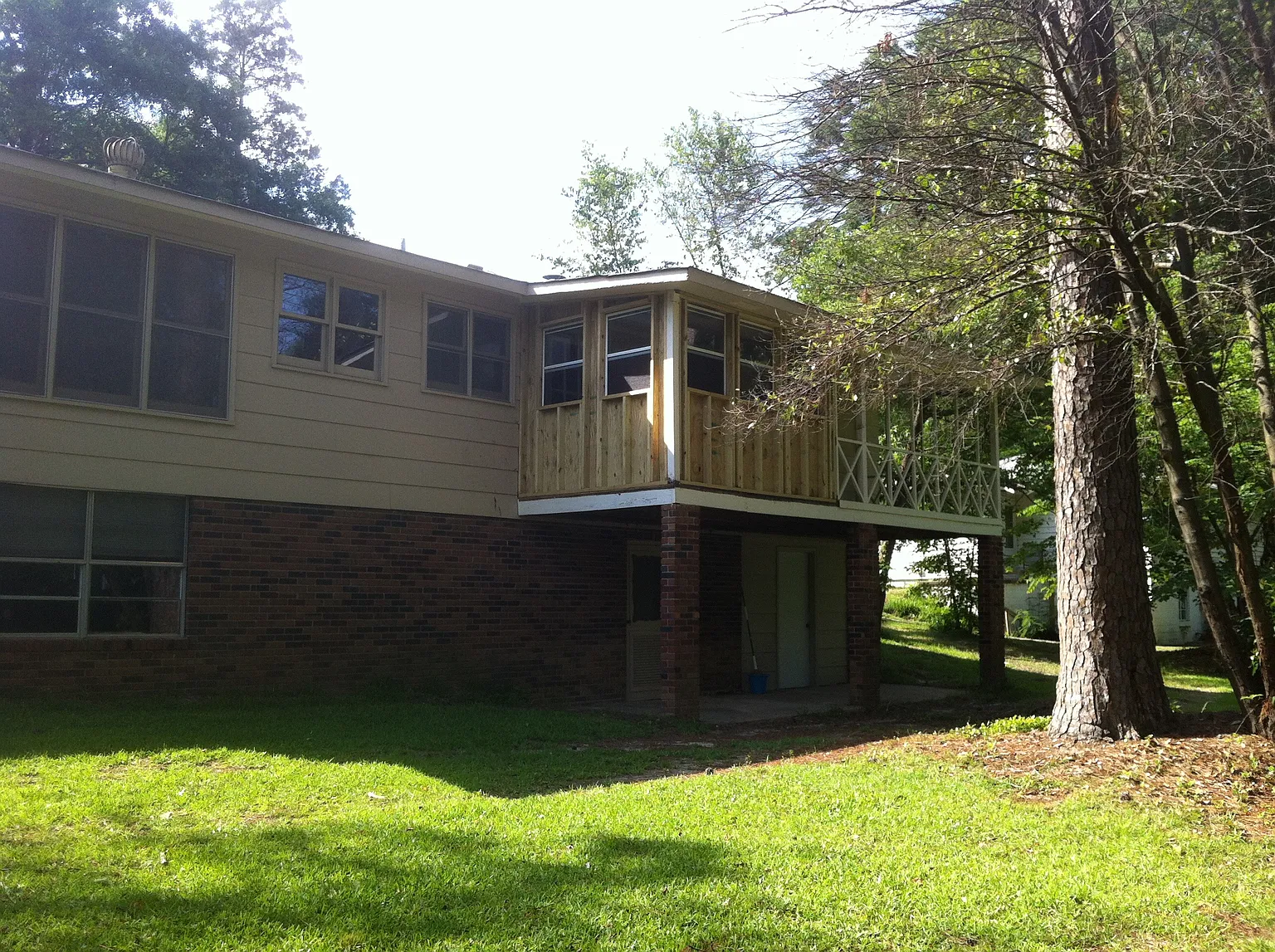 7036 Mobley Rd photo 1