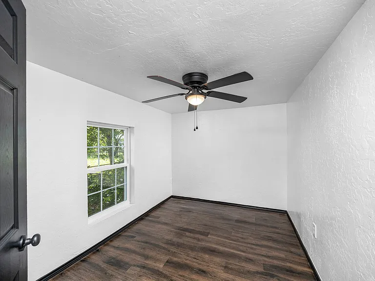1905 NW Baldwin Ave — Photo 19