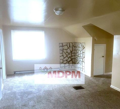 5th image of 15355 Sussex St