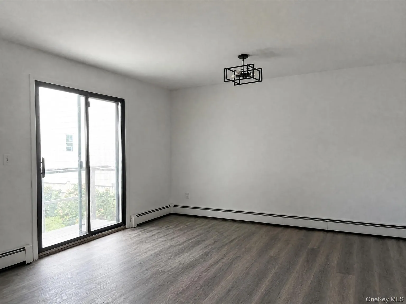 3 bed, 1.5 bath, 1300 sqft, $3,500 — Photo 4