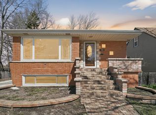 2956 W 99th Pl, Evergreen Park, IL