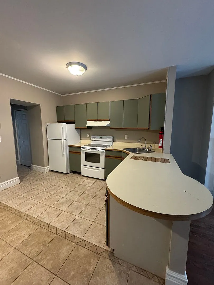 308 Hudson Avenue — Photo 3