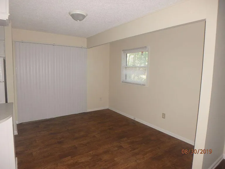 1000 W Wright Rd — Photo 3