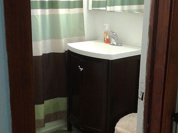 3rd image of 3807 N Leavitt St APT 2