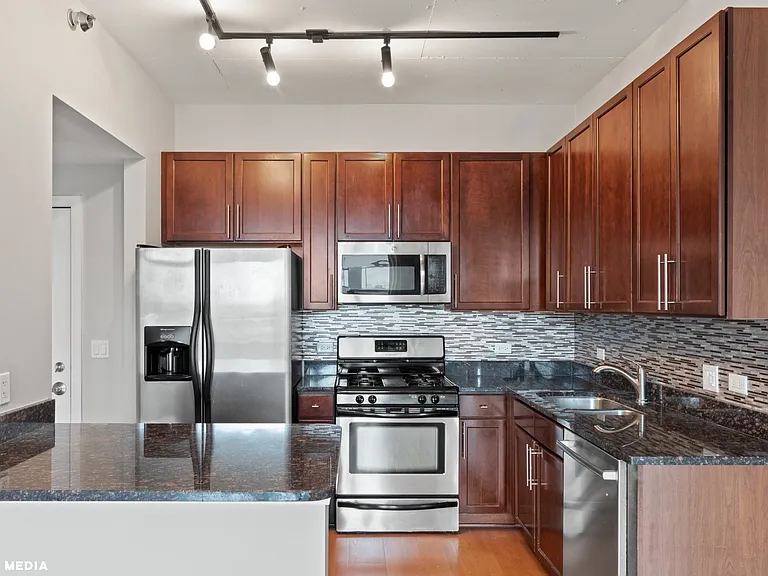 909 W Washington Blvd #1008 — Photo 6